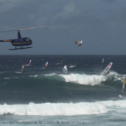 Flugshow at Ho’okipa  Beach