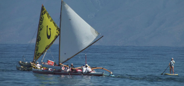 Hawaiianisches Segelkanurennen