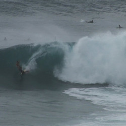 Pictures of the day – Maximum Jaws and collisions at Honolua Bay